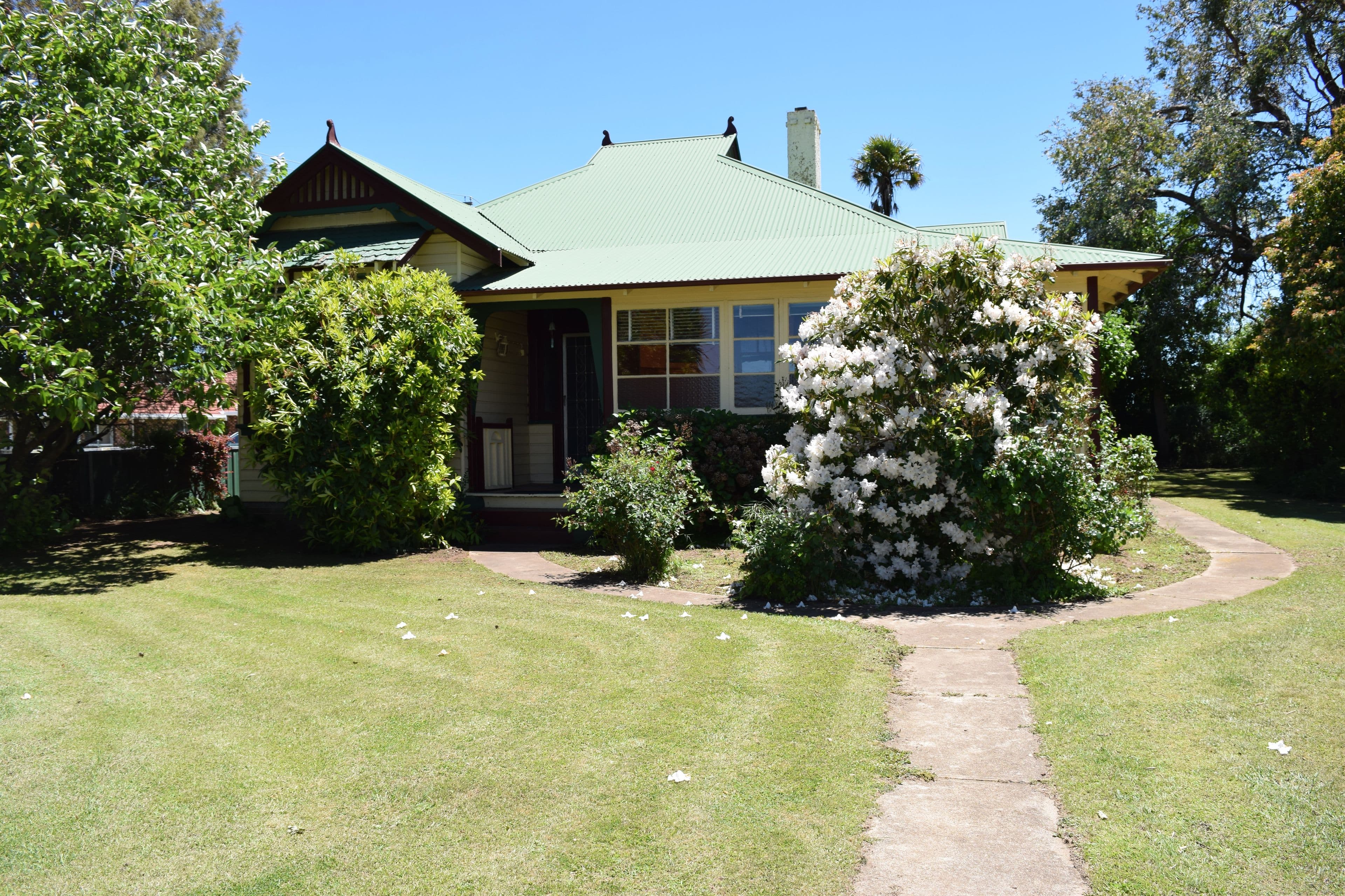 9 Moore Street, Guyra - Image 1