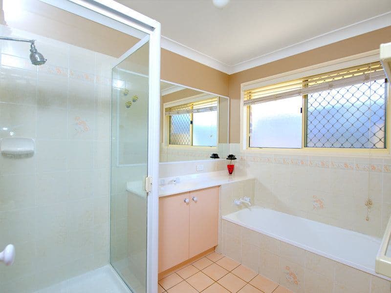 8 Alpinia Place, CALAMVALE QLD 4116, Calamvale - Thumbnail 4