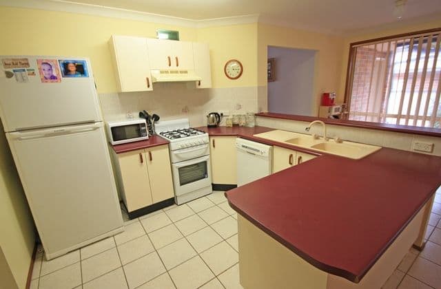 37 Withnell Crescent, ST HELENS PARK NSW 2560, St Helens Park - Thumbnail 3