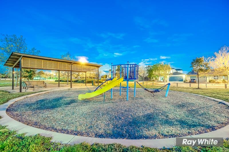 4 St James Wood Drive, Tarneit VIC 3029, Tarneit - Thumbnail 4