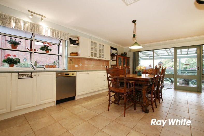 28 Margaret Avenue, BAYSWATER VIC 3153, Bayswater - Thumbnail 3