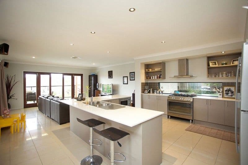 11 Wanda Road, UPPER MOUNT GRAVATT QLD 4122, Upper Mount Gravatt - Thumbnail 8