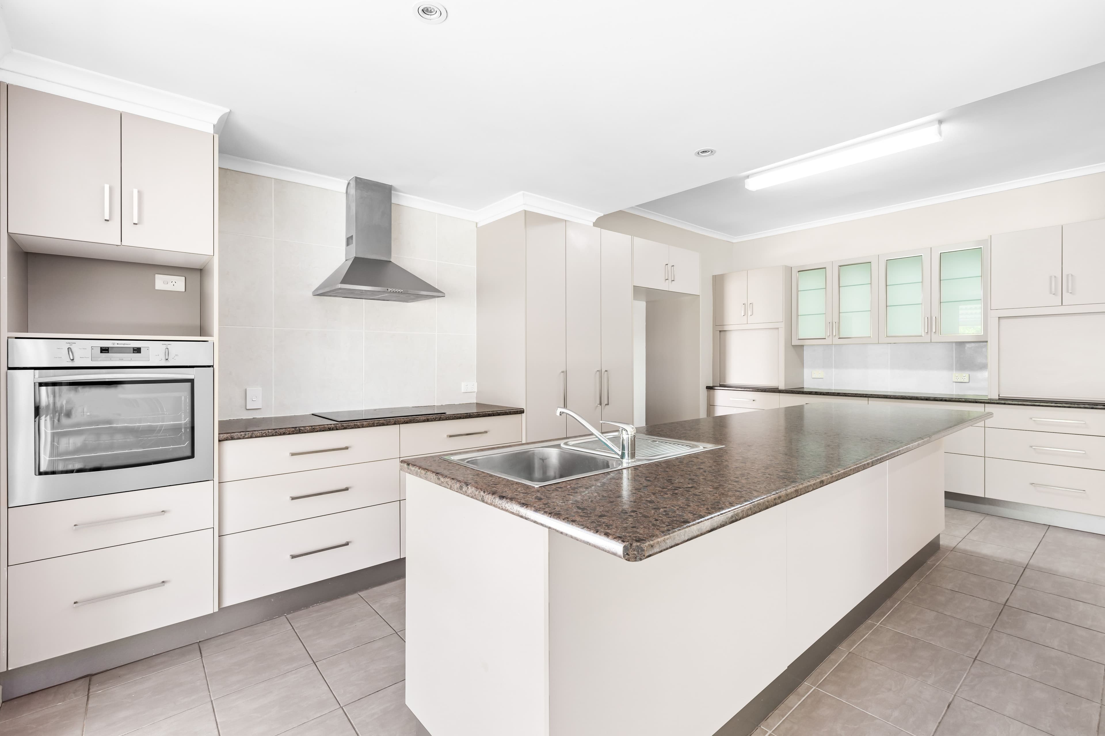 15 Dawn Crescent, Emerald QLD 4720, Emerald - Thumbnail 4