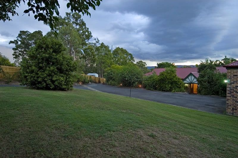 12 Hannaford Place, HELENSVALE QLD 4212, Helensvale - Thumbnail 2