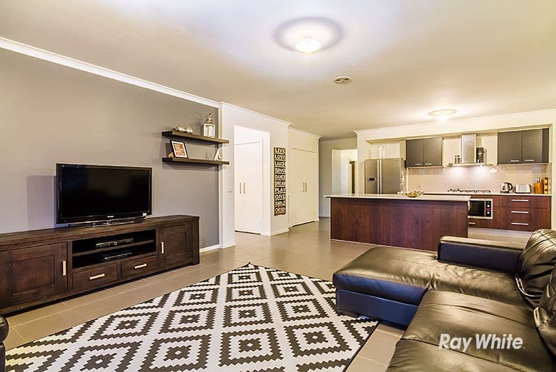 6 Dusky Bells Drive, Cranbourne West VIC 3977, Cranbourne West - Thumbnail 4