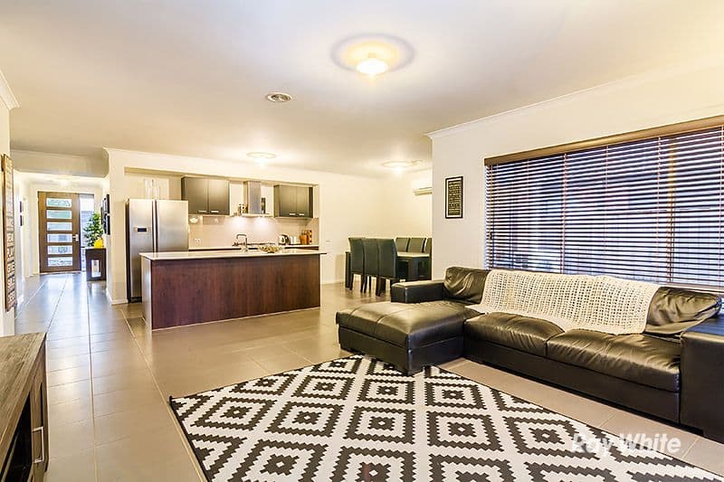 6 Dusky Bells Drive, Cranbourne West VIC 3977, Cranbourne West - Thumbnail 6