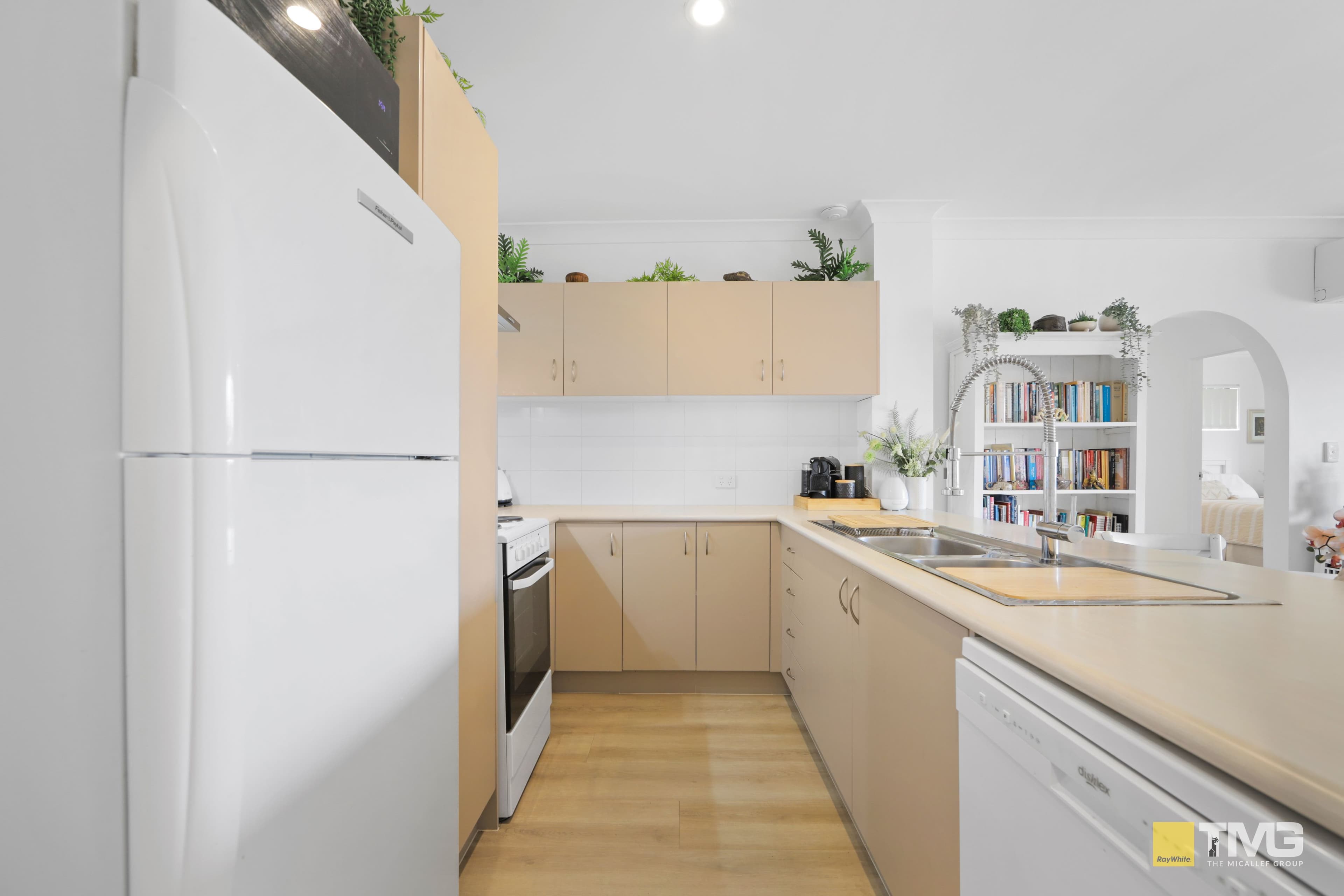 62 Petrel Avenue, Mermaid Beach QLD 4218, Mermaid Beach - Thumbnail 8