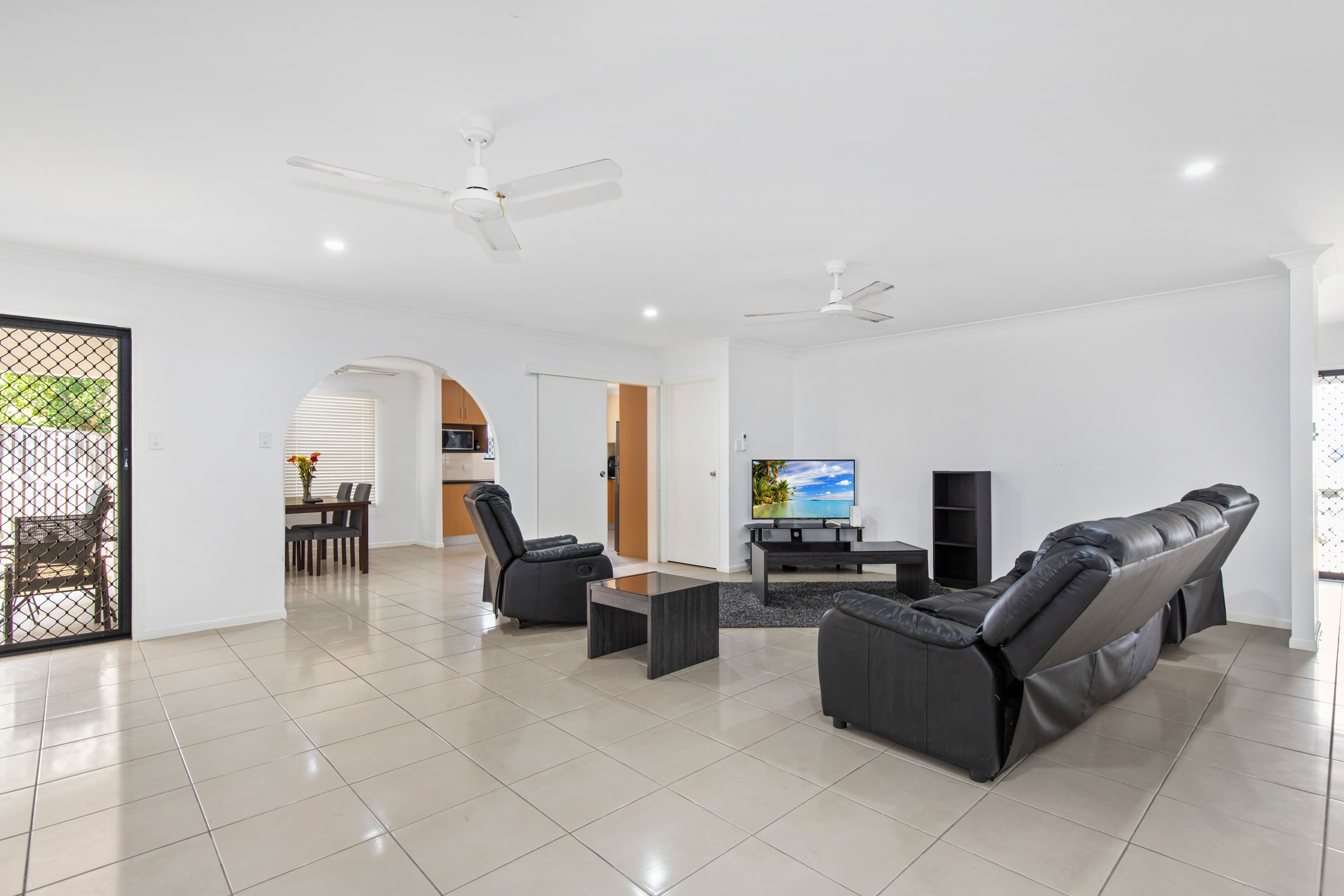 2 Wirega Close, Douglas QLD 4814, Douglas - Thumbnail 2