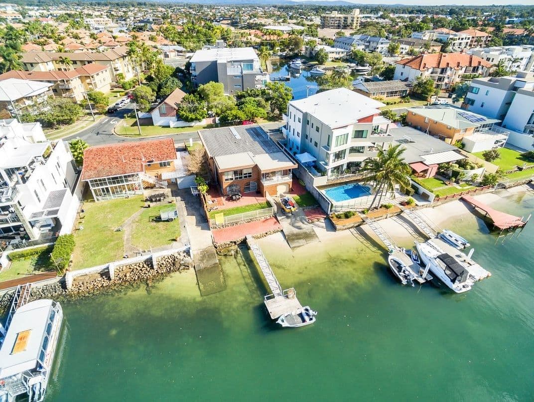 3 Canal Avenue, Runaway Bay QLD 4216, Runaway Bay - Thumbnail 2