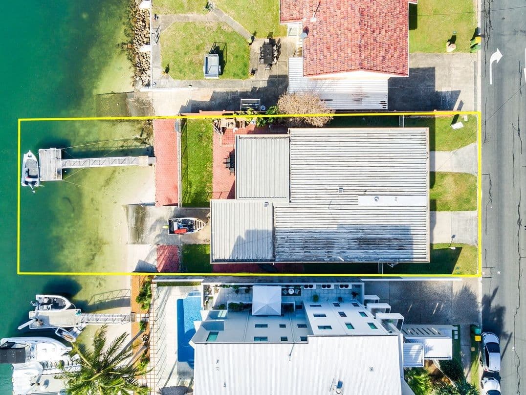 3 Canal Avenue, Runaway Bay QLD 4216, Runaway Bay - Thumbnail 3