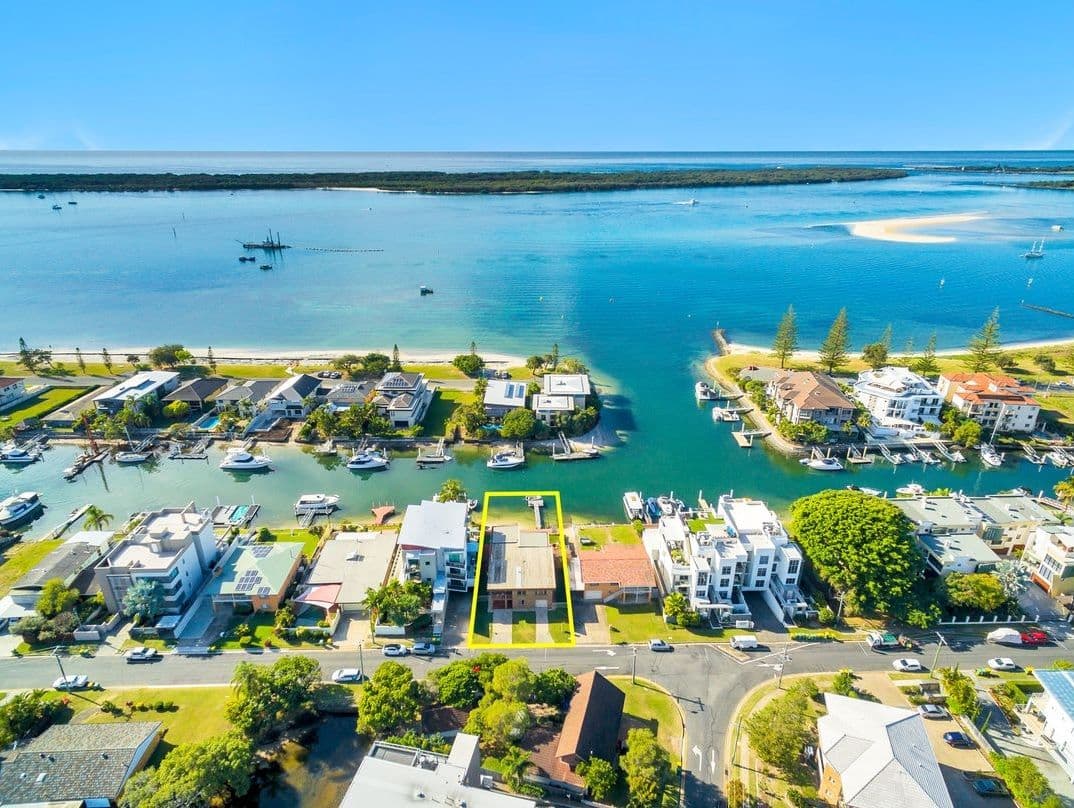 3 Canal Avenue, Runaway Bay QLD 4216, Runaway Bay - Thumbnail 6