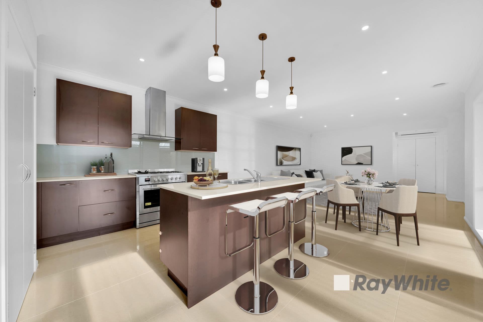 10 Frogmore Lane, Cranbourne North VIC 3977, Cranbourne North - Thumbnail 2