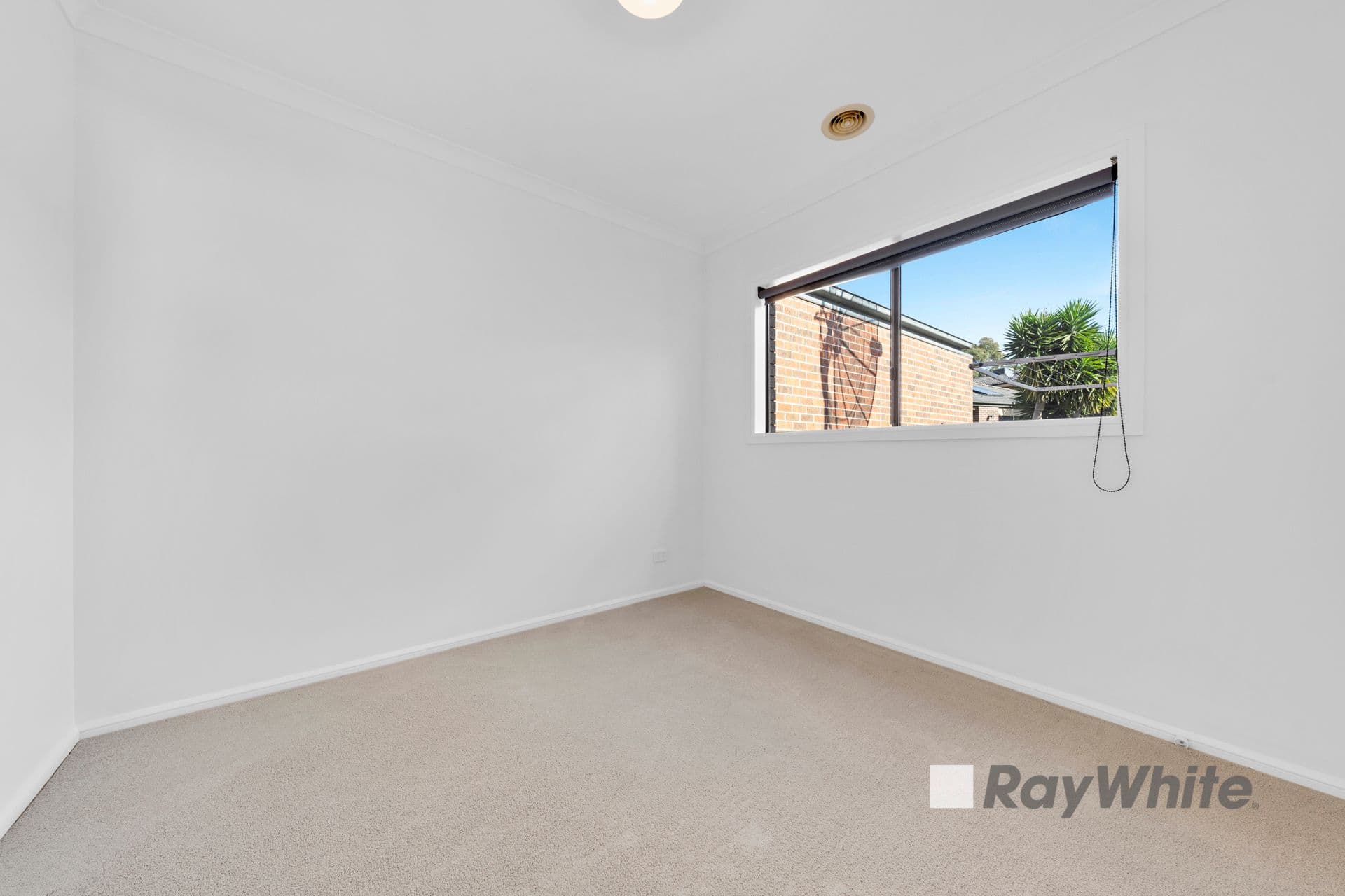 10 Frogmore Lane, Cranbourne North VIC 3977, Cranbourne North - Thumbnail 7