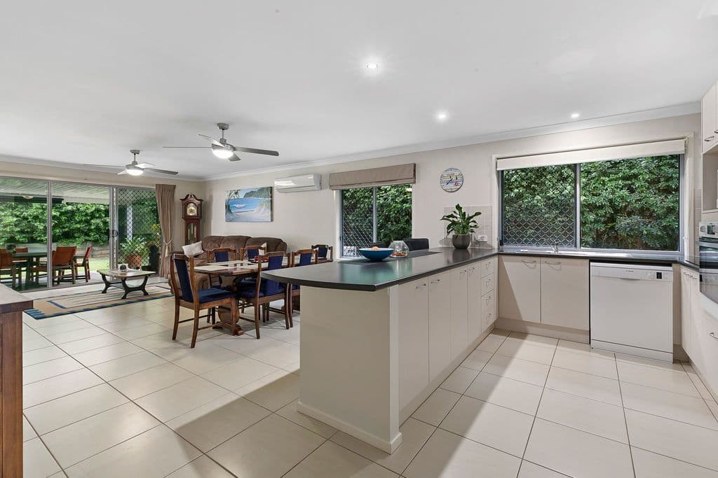 64 Starkey Street, Wellington Point QLD 4160, Wellington Point - Thumbnail 2