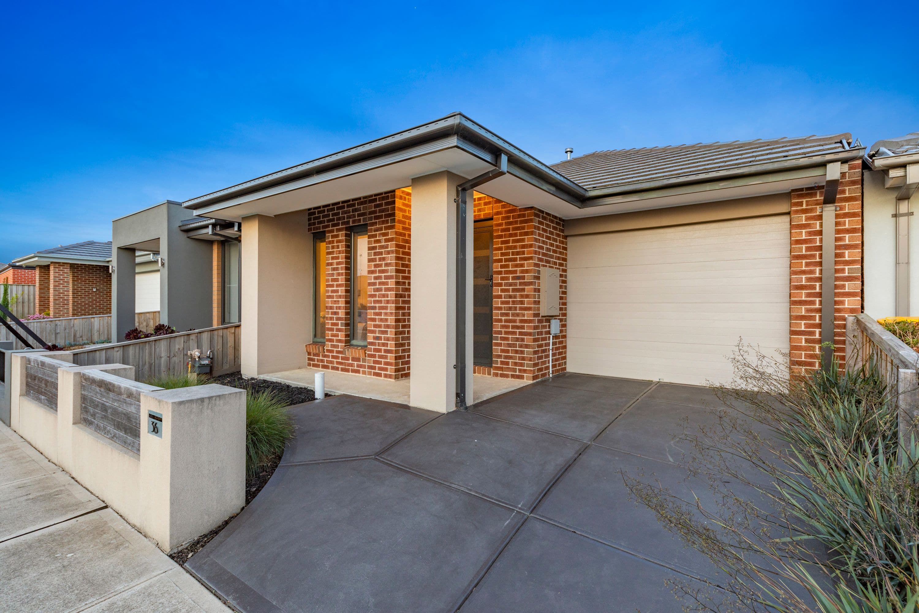 36 Hunt Way, Pakenham VIC 3810, Pakenham - Thumbnail 2