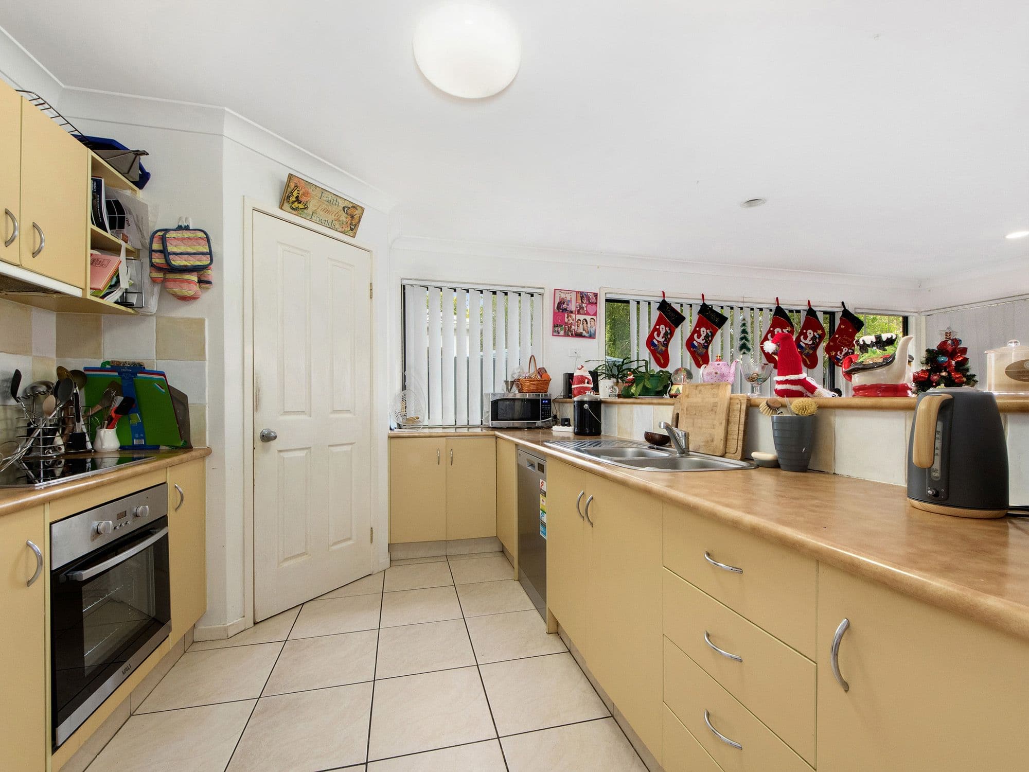 22 Blackwattle Circuit, Arundel QLD 4214, Arundel - Thumbnail 5