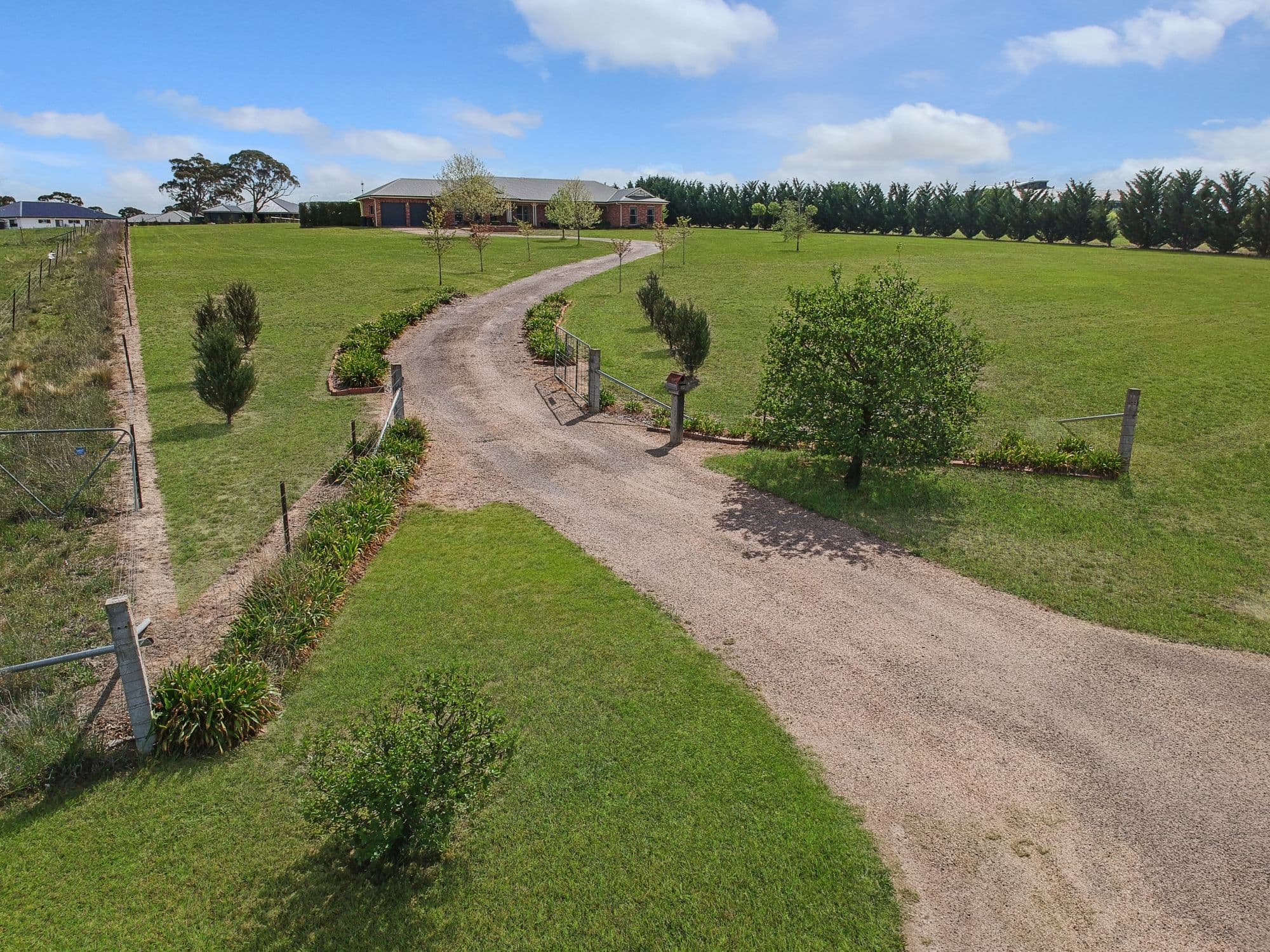 18 Highmead Drive, BRASSALL QLD 4305, Brassall - Thumbnail 3