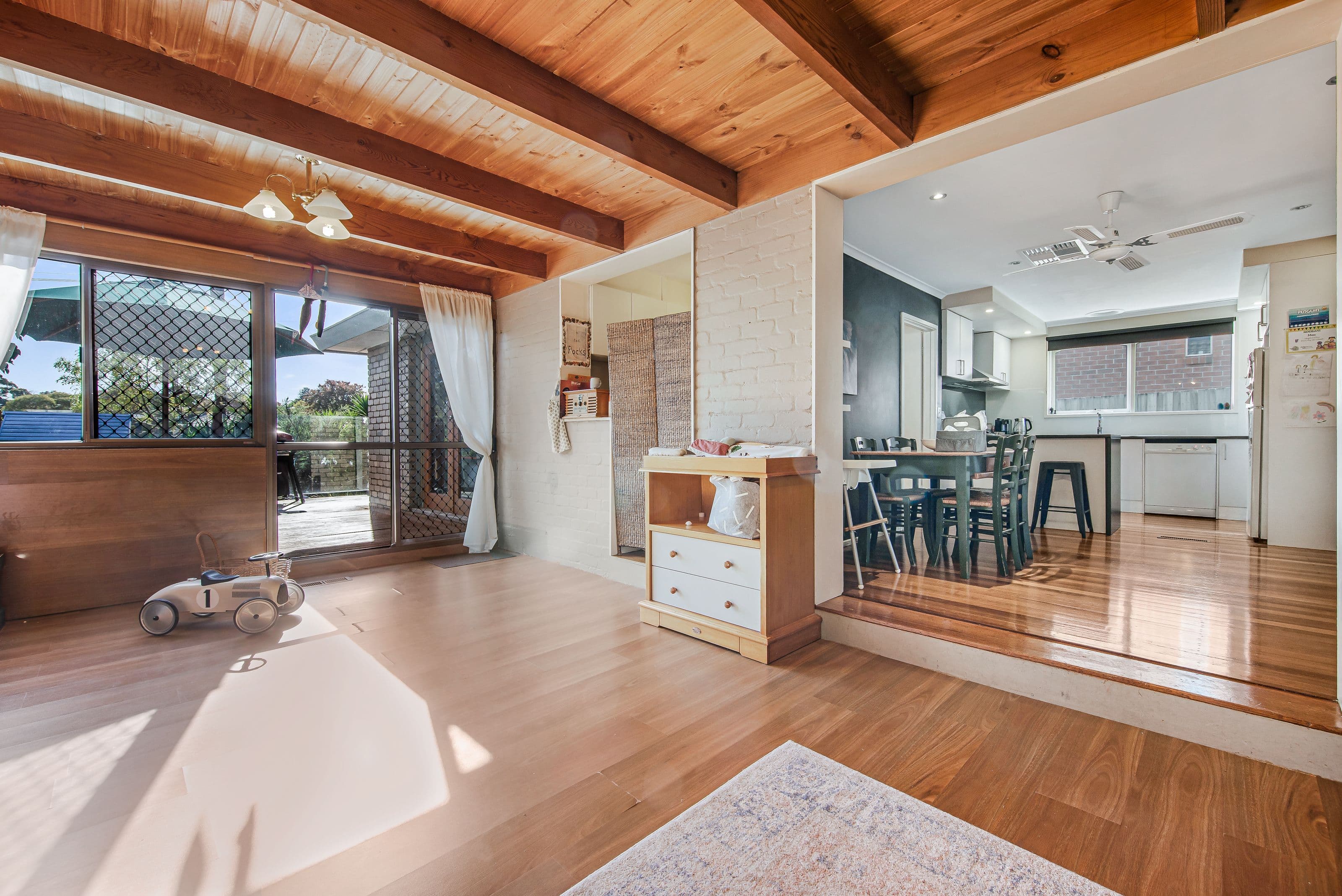 77 Lemont Avenue, Mount Waverley VIC 3149, Mount Waverley - Thumbnail 4