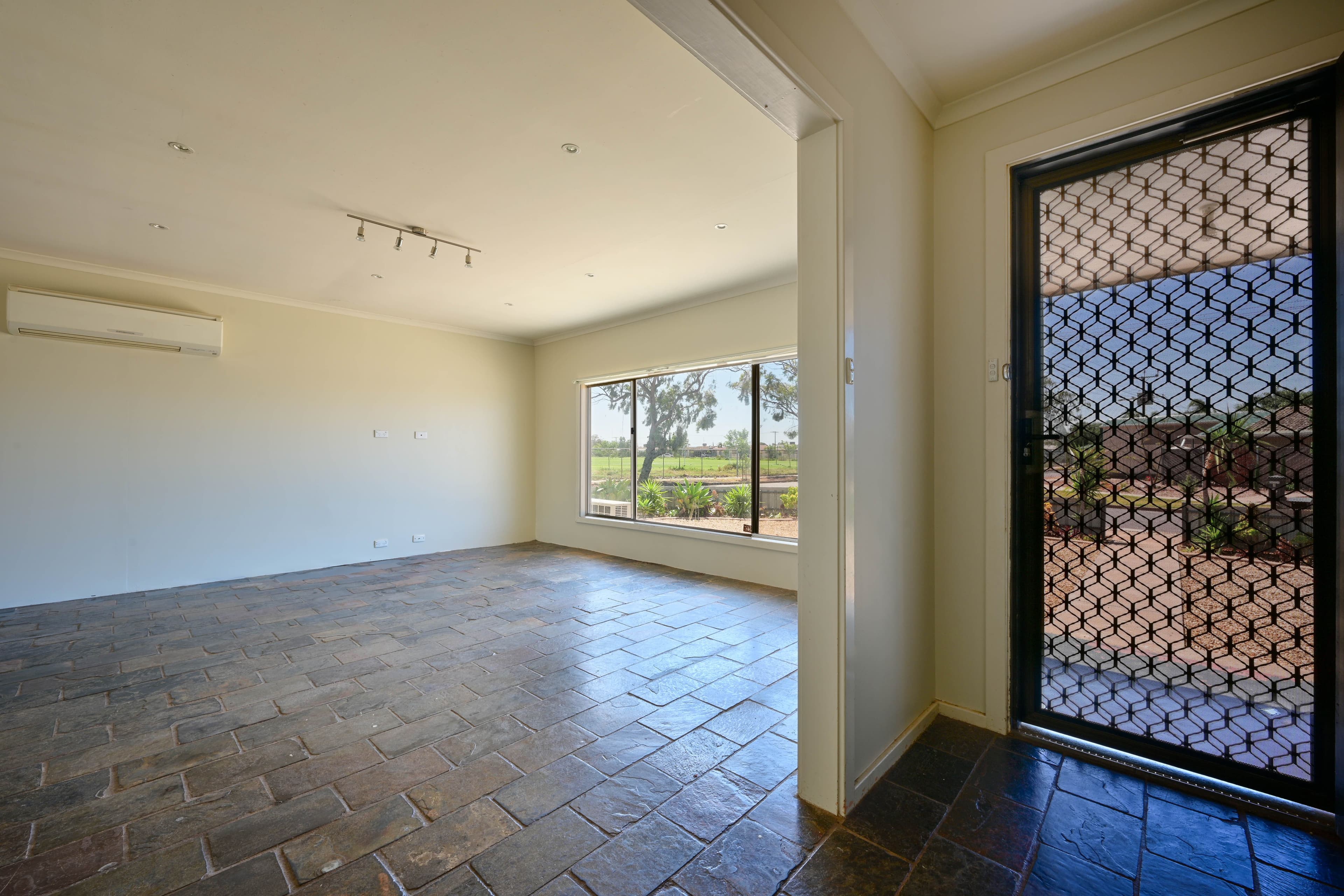 1 Richards Street, Whyalla Norrie SA 5608, Whyalla Norrie - Thumbnail 3