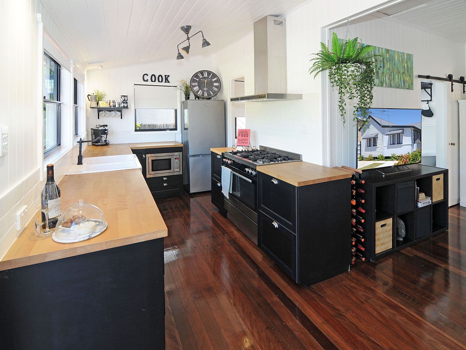 20 Towner Street, Sandgate QLD 4017, Sandgate - Thumbnail 3
