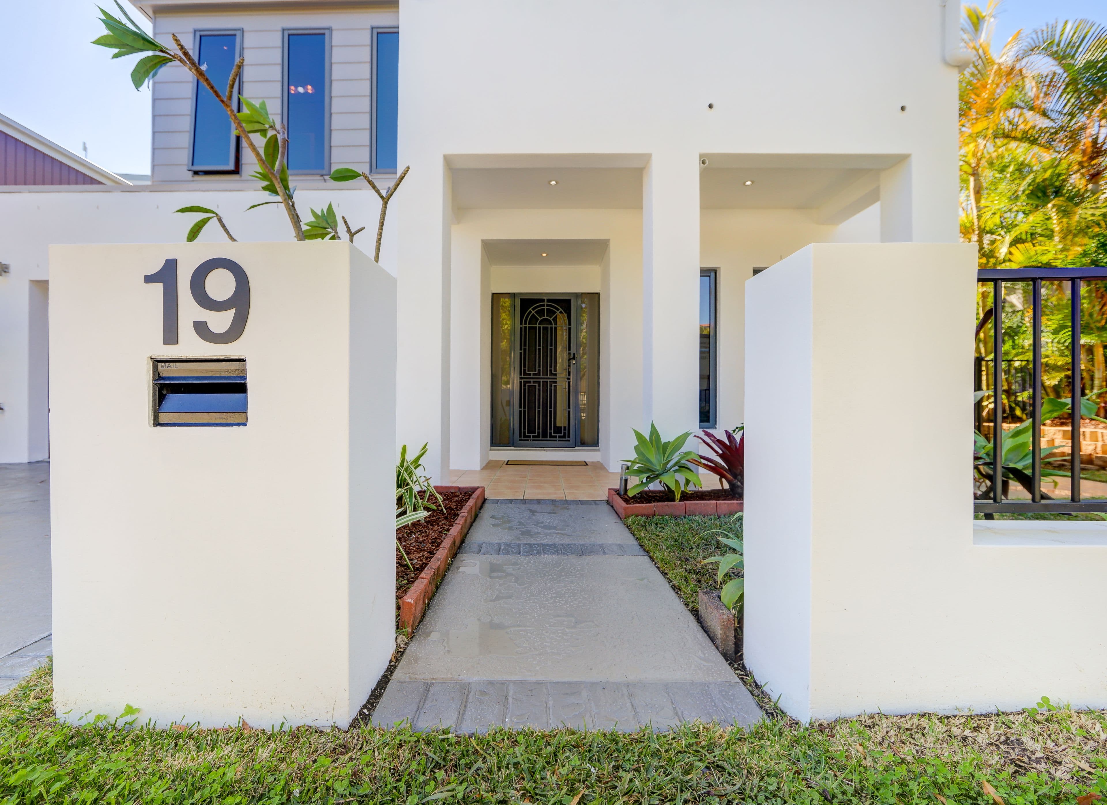 19 Saint Paul Crescent, Varsity Lakes QLD 4227, Varsity Lakes - Thumbnail 3