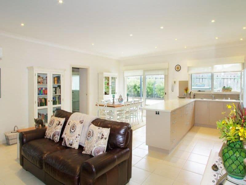 13 Peppertree Rise, WAURN PONDS VIC 3216, Waurn Ponds - Thumbnail 4