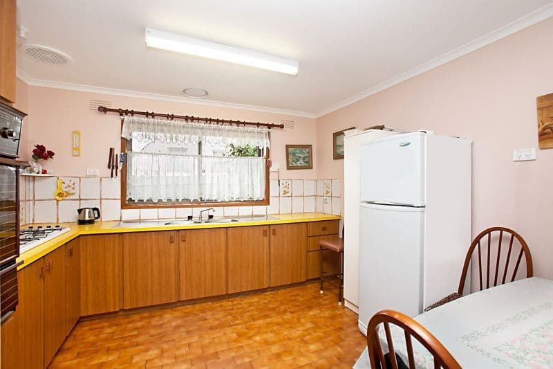 12 Linden Avenue, HEIDELBERG HEIGHTS VIC 3081, Heidelberg Heights - Thumbnail 3