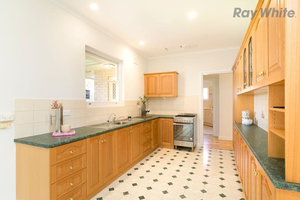 18 Francis Avenue, Glengowrie SA 5044, Glengowrie - Thumbnail 5
