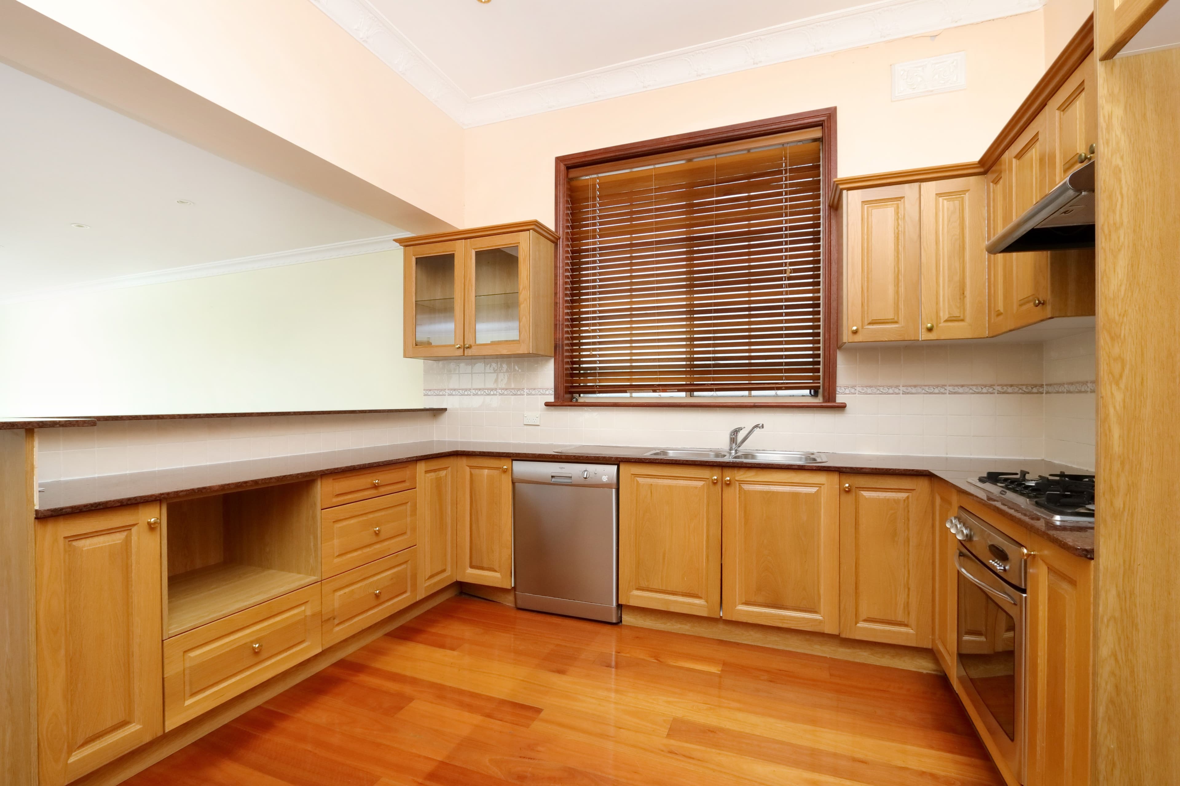 17 Hillcrest Avenue, Hurstville - Thumbnail 5
