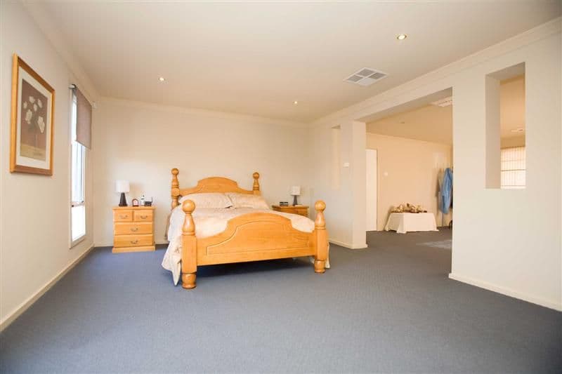 4 Windsor BoulevaRoad, DERRIMUT VIC 3030, Derrimut - Thumbnail 8