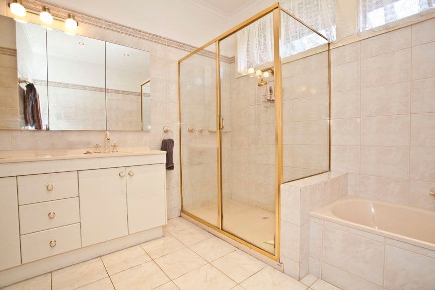 28 Nottingham Street, GLEN WAVERLEY VIC 3150, Glen Waverley - Thumbnail 3