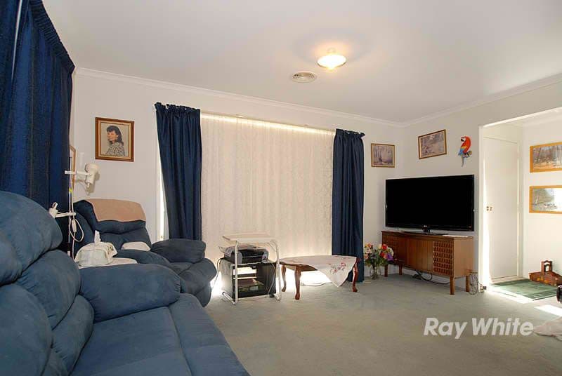 52 Bernborough Avenue, CRANBOURNE VIC 3977, Cranbourne West - Thumbnail 2