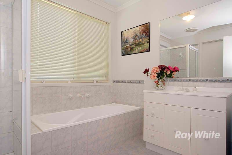 52 Bernborough Avenue, CRANBOURNE VIC 3977, Cranbourne West - Thumbnail 6