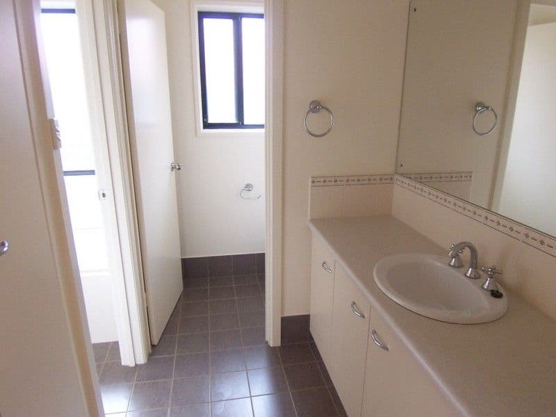 70 Sanctuary Drive, MAWSON LAKES SA 5095, Mawson Lakes - Thumbnail 8