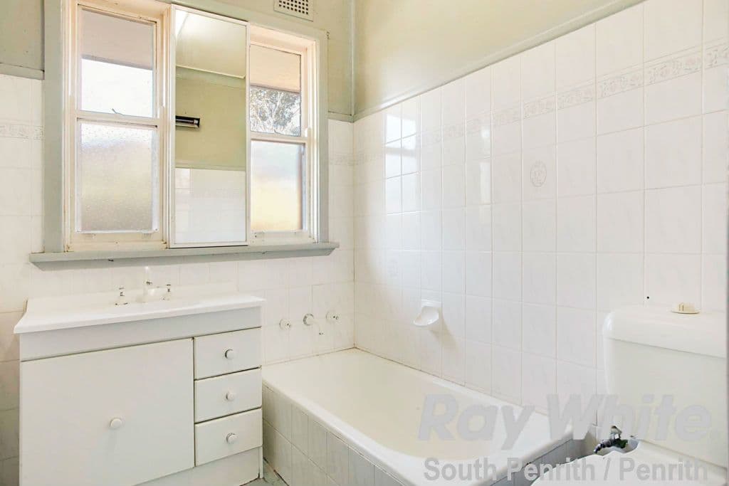 44 Butler Crescent, South Penrith NSW 2750, South Penrith - Thumbnail 4
