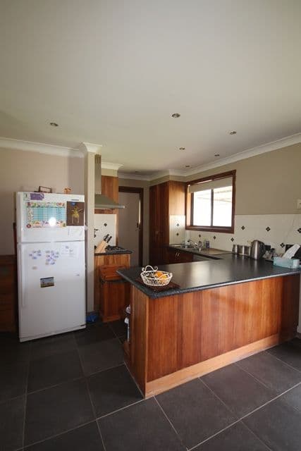 125 Curtis Street, Oberon NSW 2787, Oberon - Thumbnail 2