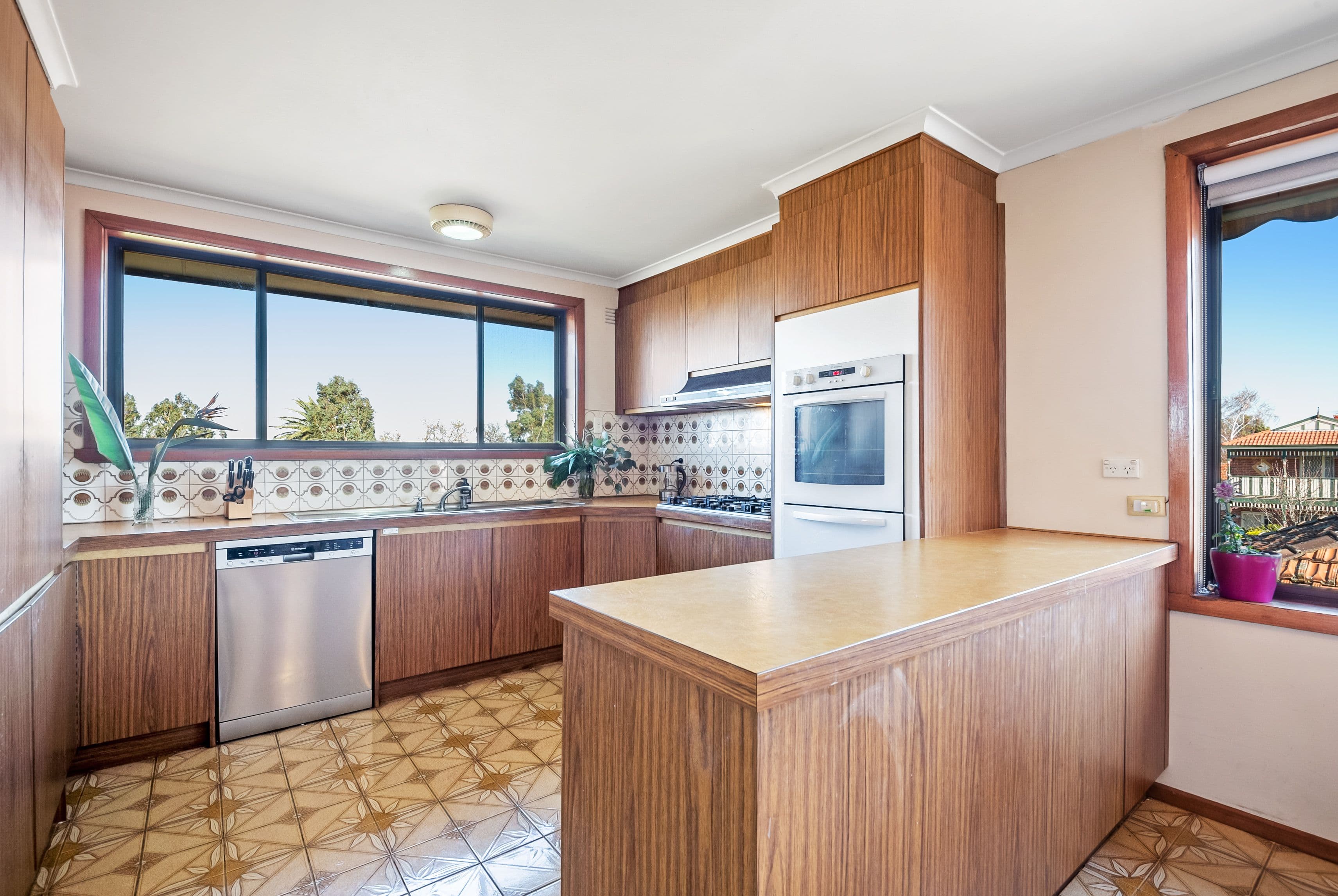 51 Queen Street, Reservoir VIC 3073, Reservoir - Thumbnail 4