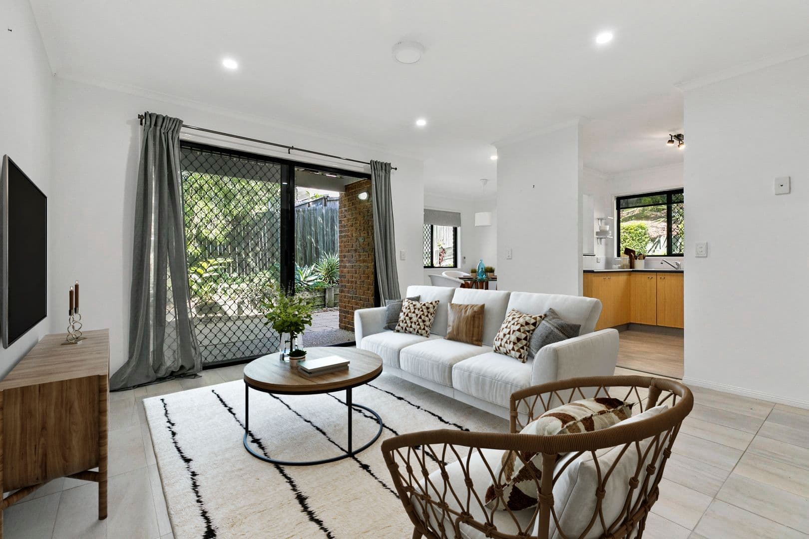 8 Beacon Court, Sunrise Beach QLD 4567, Sunrise Beach - Thumbnail 3