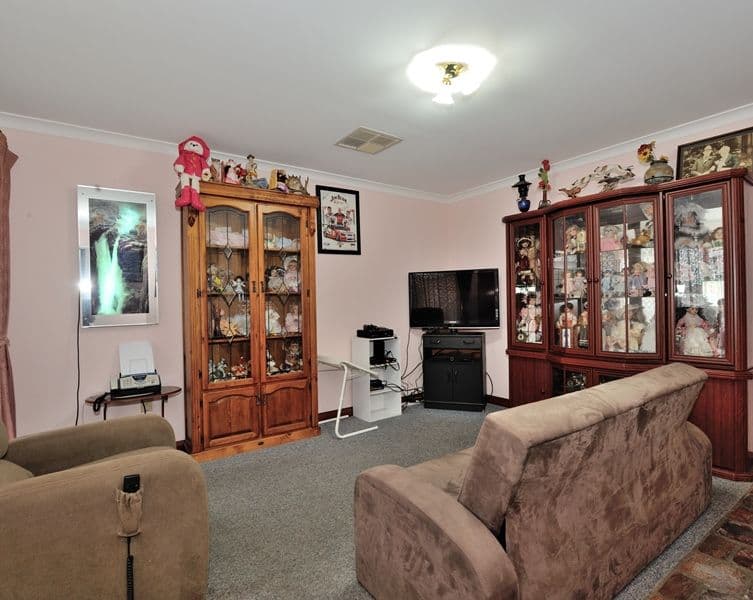 11 Redfin Close, WARNBRO WA 6169, Warnbro - Thumbnail 6