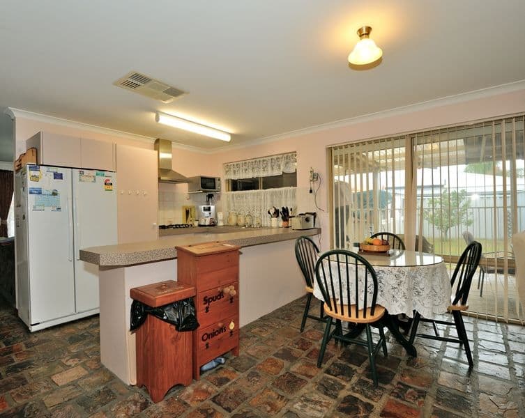 11 Redfin Close, WARNBRO WA 6169, Warnbro - Thumbnail 8