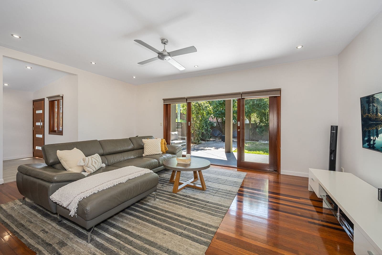 25 Aberfoyle Street, Kenmore QLD 4069, Kenmore - Thumbnail 2