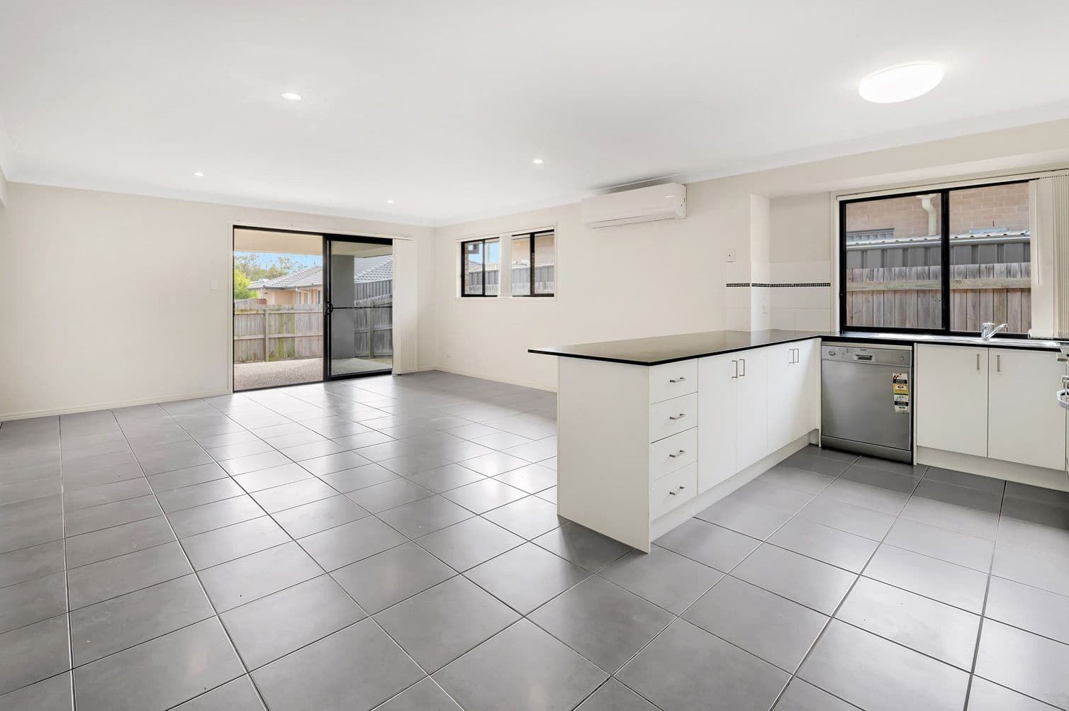 45 William Boulevard, Pimpama QLD 4209, Pimpama - Thumbnail 7