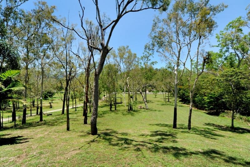 152 Paluma Road, CANNONVALE QLD 4802, Cannonvale - Thumbnail 2