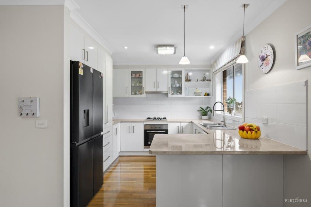 1 Camplin Rise, Lilydale - Thumbnail 2