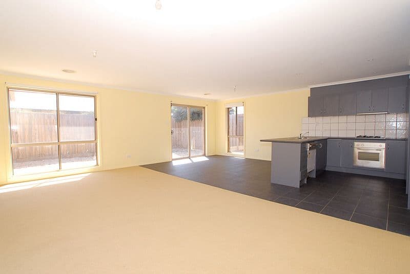 13 Perez Court, WERRIBEE VIC 3030, Werribee - Thumbnail 3