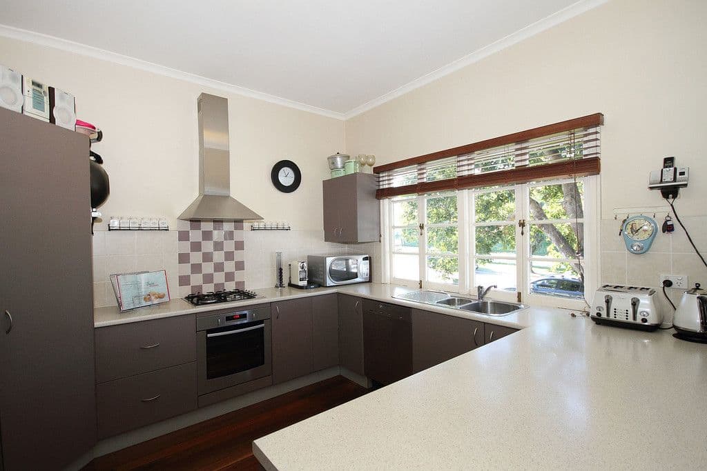82 Holland Road, Holland Park QLD 4121, Holland Park - Thumbnail 2