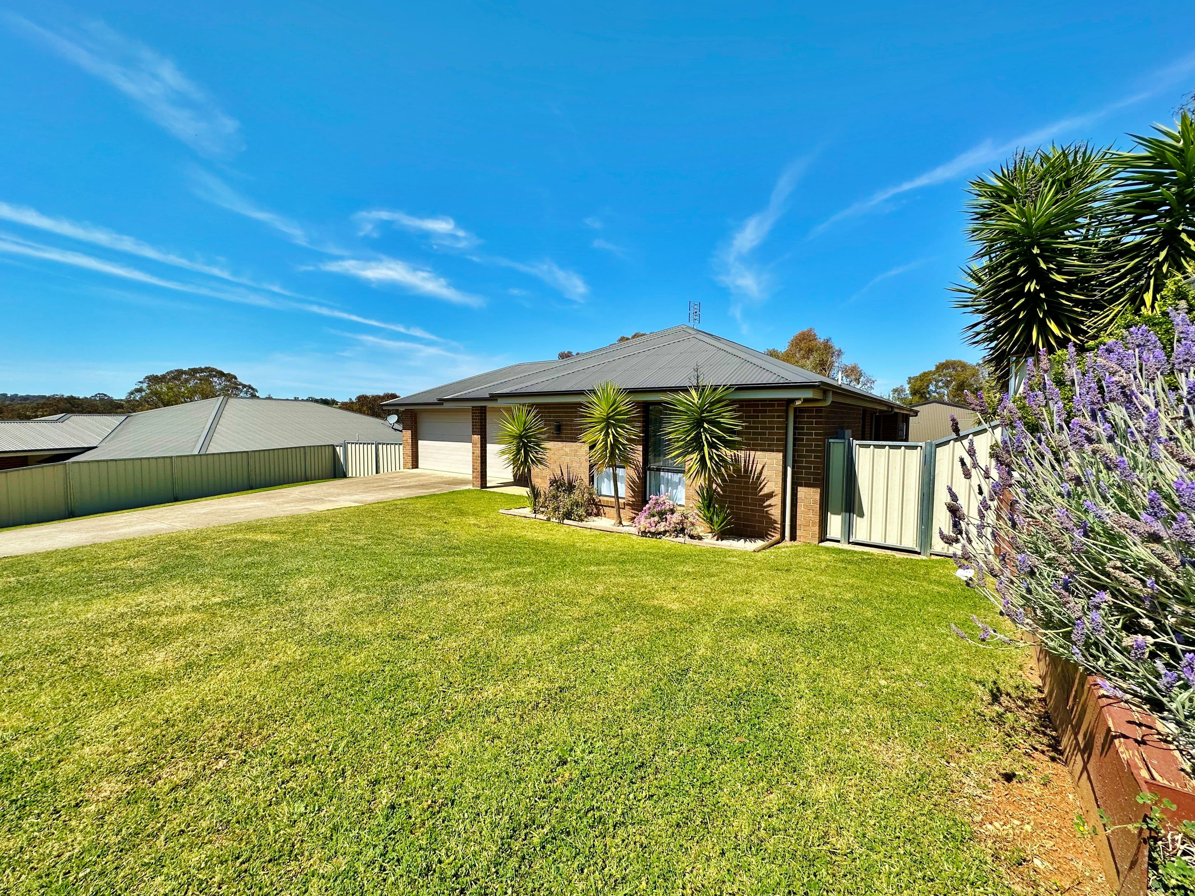 46 Jordan Place, Young NSW 2594, Young - Thumbnail 2