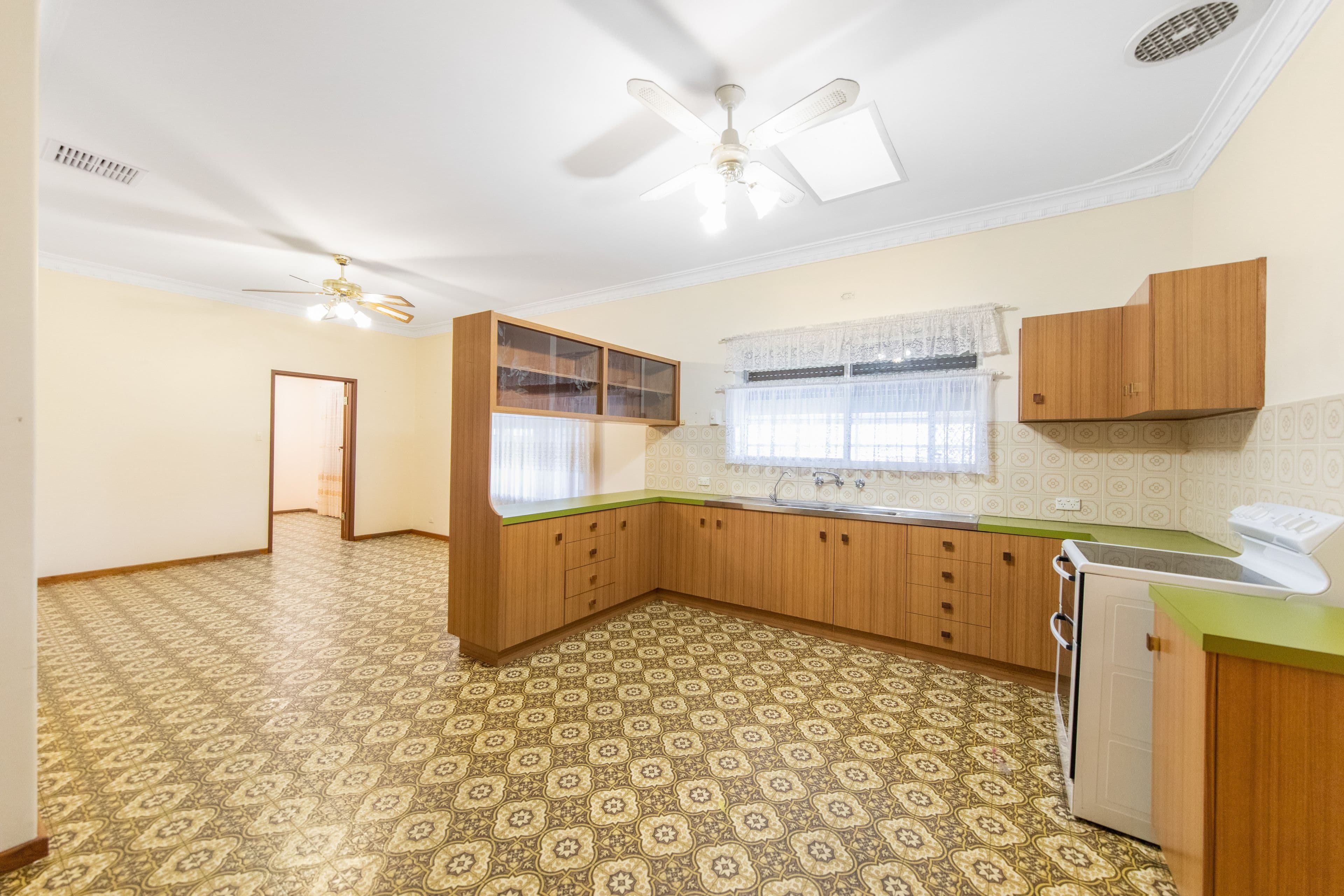 13 Quinlivan Road, Pooraka SA 5095, Pooraka - Thumbnail 4