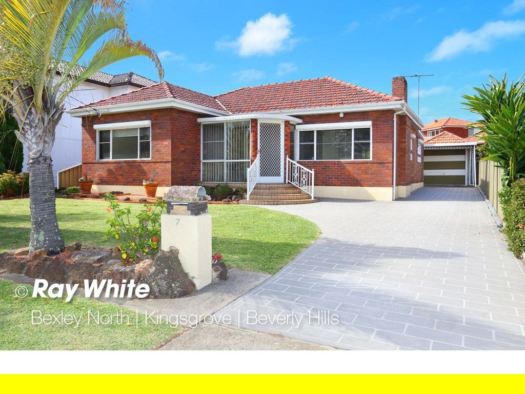 7 New England Drive, Kingsgrove - Image 1