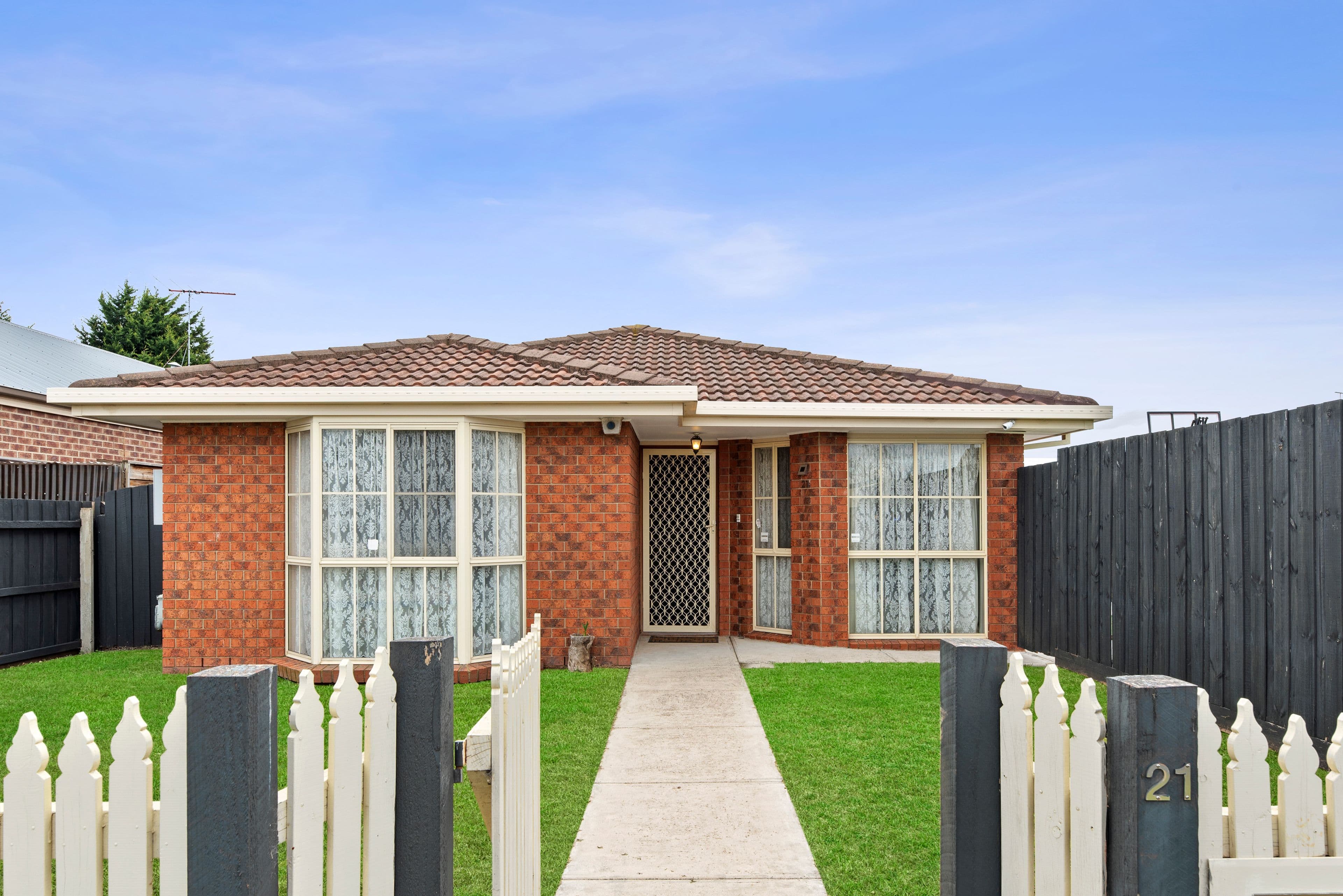 21 Canterbury Road East, Lara VIC 3212, Lara - Thumbnail 2